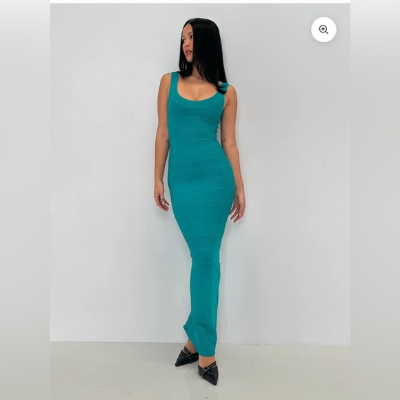 ~ FOR SALE ~ Herve Leger Round Neck Gown